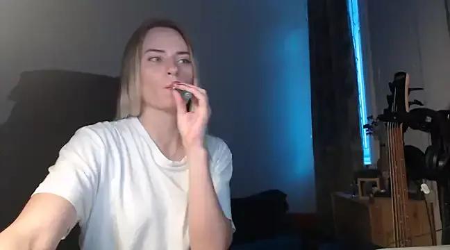 AutumnTreasure from StripChat
