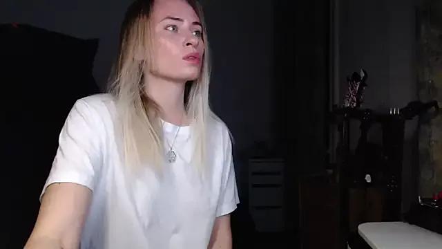 AutumnTreasure from StripChat
