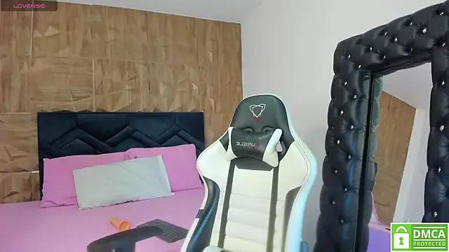 Ava_Bonny from StripChat