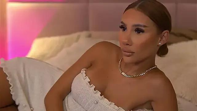 AvaHeath from StripChat