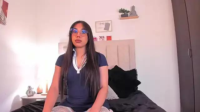 Avaline_Blancx from StripChat