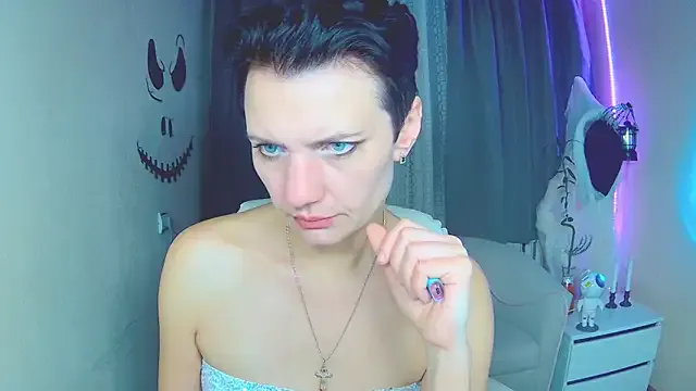 AvaSaturnian from StripChat