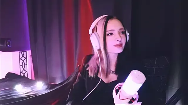 Try our streaming cams variety and talk on a personal level with our adorable girls streamers, showing off their bountiful shapes and dildos.