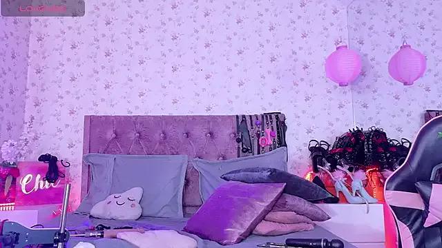 Try our streaming cams variety and talk on a personal level with our adorable girls streamers, showing off their bountiful shapes and dildos.
