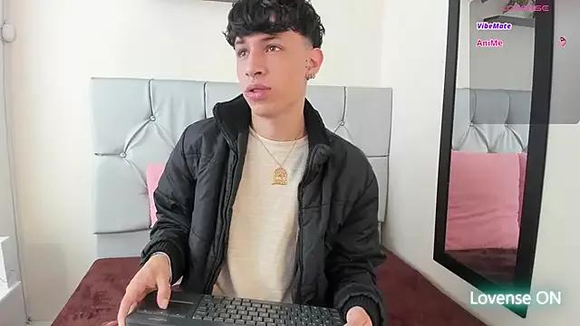 Axel__Evans from StripChat is Freechat