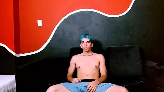 Axel_Rosseti from StripChat is Freechat