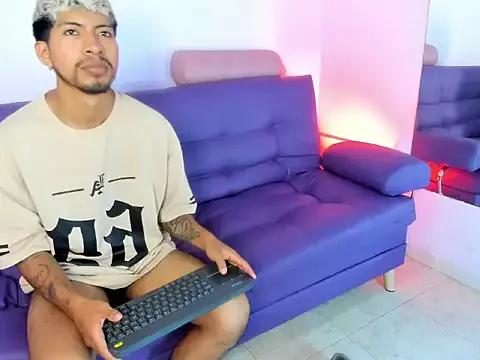AxelAndJeremy from StripChat is Freechat