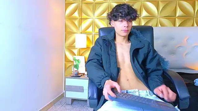AxelWolfe from StripChat is Freechat