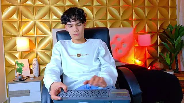 AxelWolfe from StripChat is Freechat