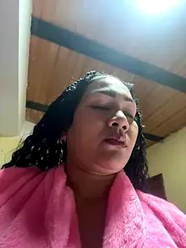Ayleenpamelasexysquirt from StripChat is Freechat