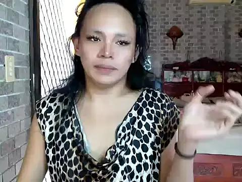 aymmaenhald from StripChat