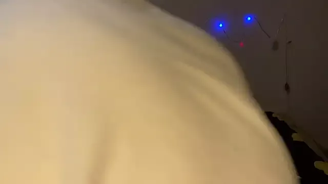 AzallandRoom from StripChat