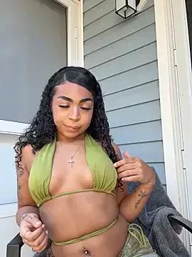 azaraxxxamor from StripChat is Freechat