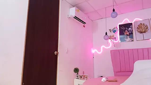 Try our streaming cams variety and talk on a personal level with our adorable girls streamers, showing off their bountiful shapes and dildos.