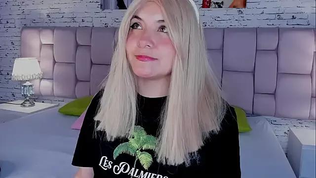 Try our streaming cams variety and talk on a personal level with our adorable girls streamers, showing off their bountiful shapes and dildos.