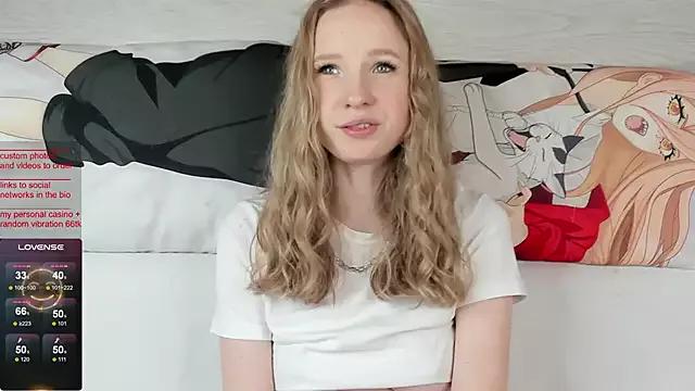 b4by_Emilia from StripChat is Freechat