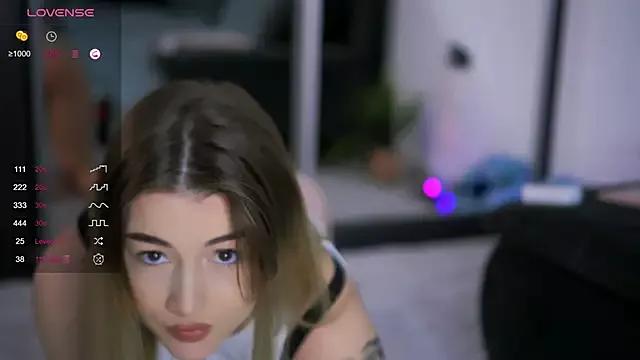 BabbyAisha from StripChat