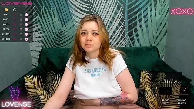 Cling to live show with Baby__Po from StripChat 