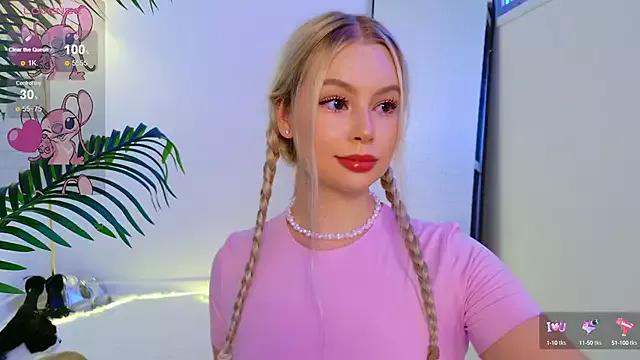 baby_lianaa from StripChat is Freechat