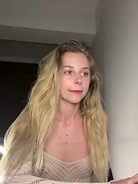 BabyAnais from StripChat