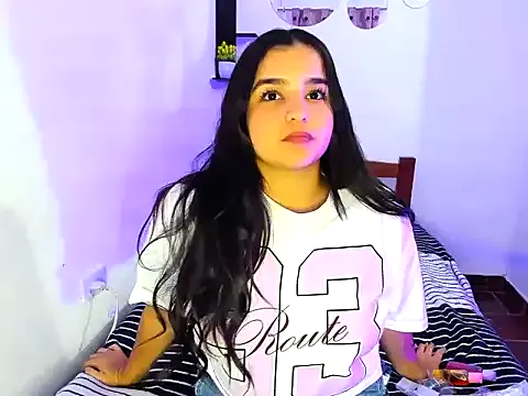 Babyhoney18 from StripChat is Freechat