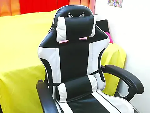 babyjes on StripChat 