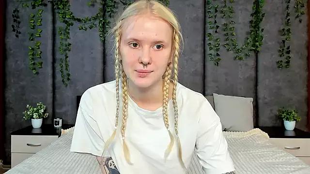 BabyMelina from StripChat