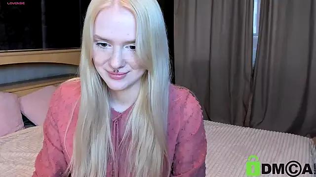 BabyMelina from StripChat