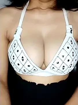 babyqueen001 from StripChat