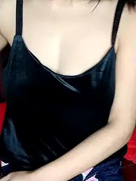 babyqueen001 from StripChat