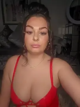 BaddieBellaUK on StripChat 