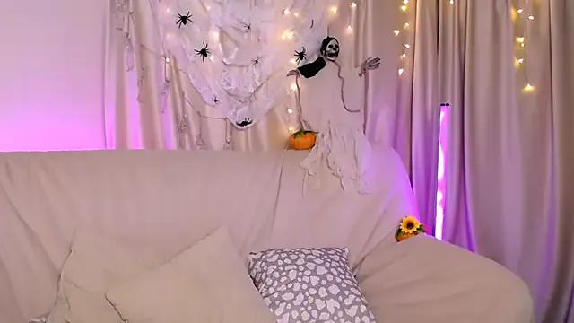 BagiraBella from StripChat is Freechat