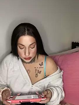 Bambi_xo from StripChat