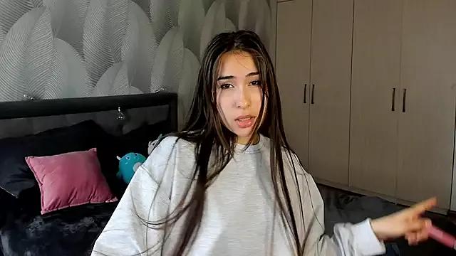 Bambiii_bby from StripChat is Freechat