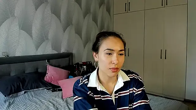 Bambiii_bby from StripChat