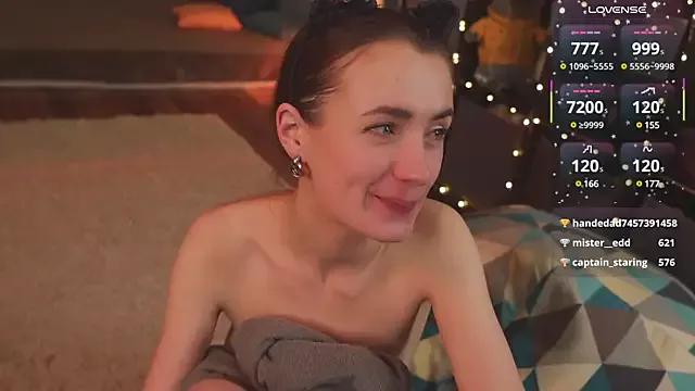bananya_kitty from StripChat
