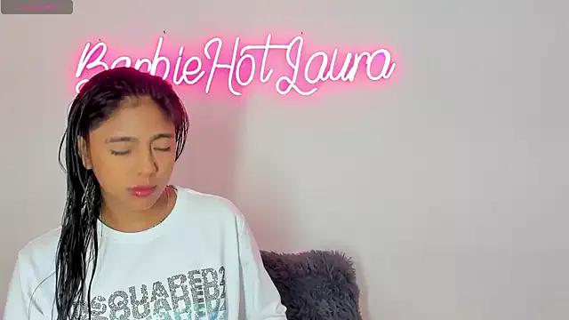 BarbieHotLaura from StripChat
