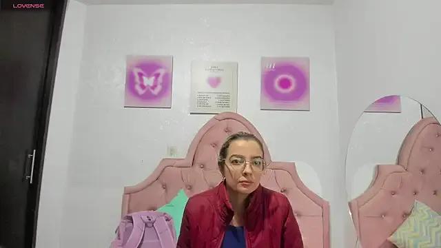 Barbiemonroe811 from StripChat is Freechat