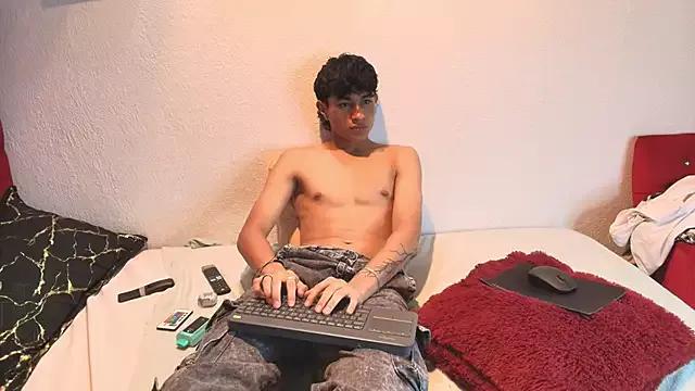 Bastian_wolf_ from StripChat is Freechat