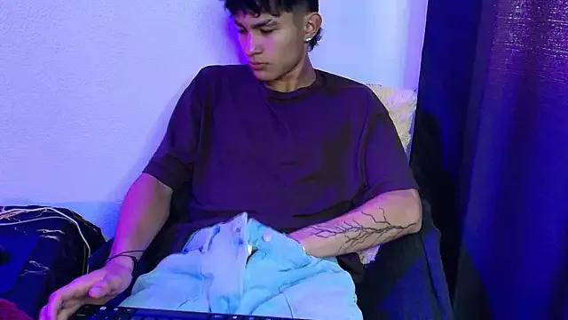 Bastian_wolf_ from StripChat is Freechat