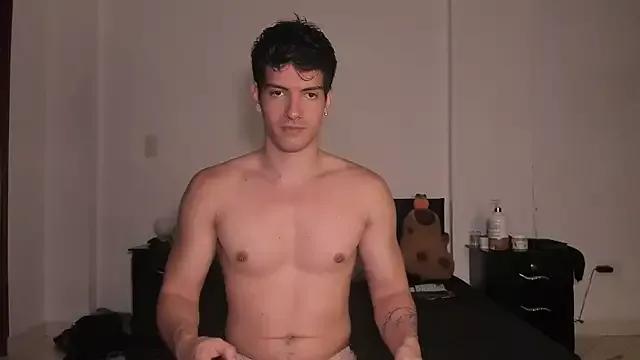 bbbeachboy from StripChat is Freechat