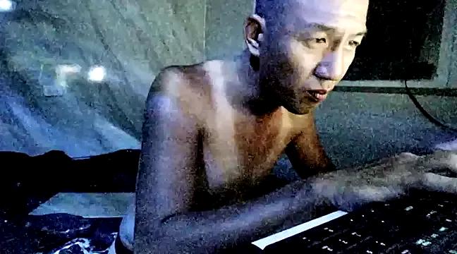 bbhiShark from StripChat
