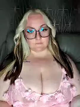 BBW_Diamond_xox from StripChat is Freechat