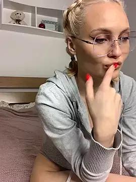 Beautifulmilacute from StripChat is Freechat