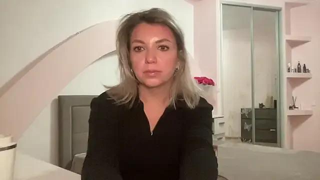 Beautysoul_ from StripChat is Freechat