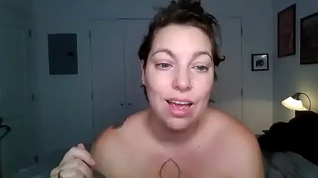 beberoyale from StripChat is Freechat