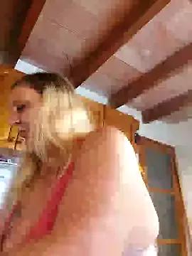 BecciDeluxe from StripChat