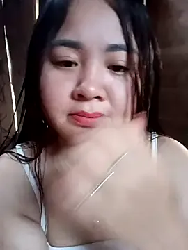 Bee-bgolden on StripChat 