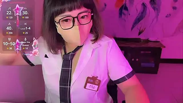 bee_baby from StripChat