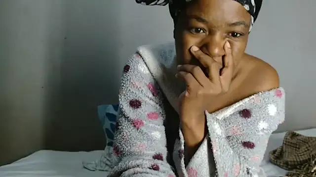 BeejayLoverxx from StripChat